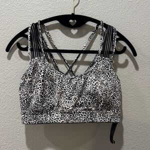 🐆 Victoria Sport 2-Piece Set – Leopard Print Bralette (M) & Bottoms (L) 🐆